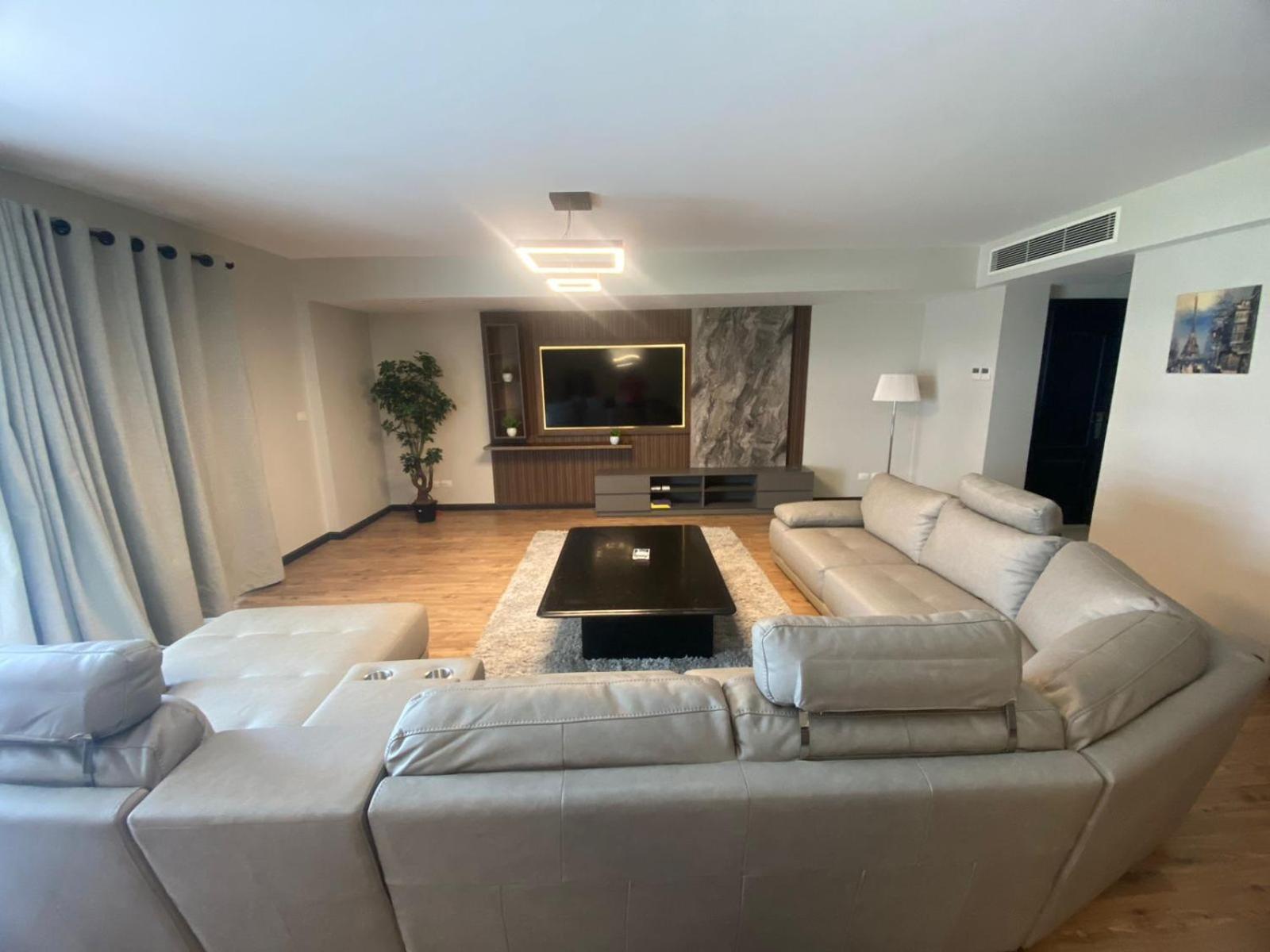 Apartamento Luxury 3Br Pool View Near Airport! El El Cairo Exterior foto