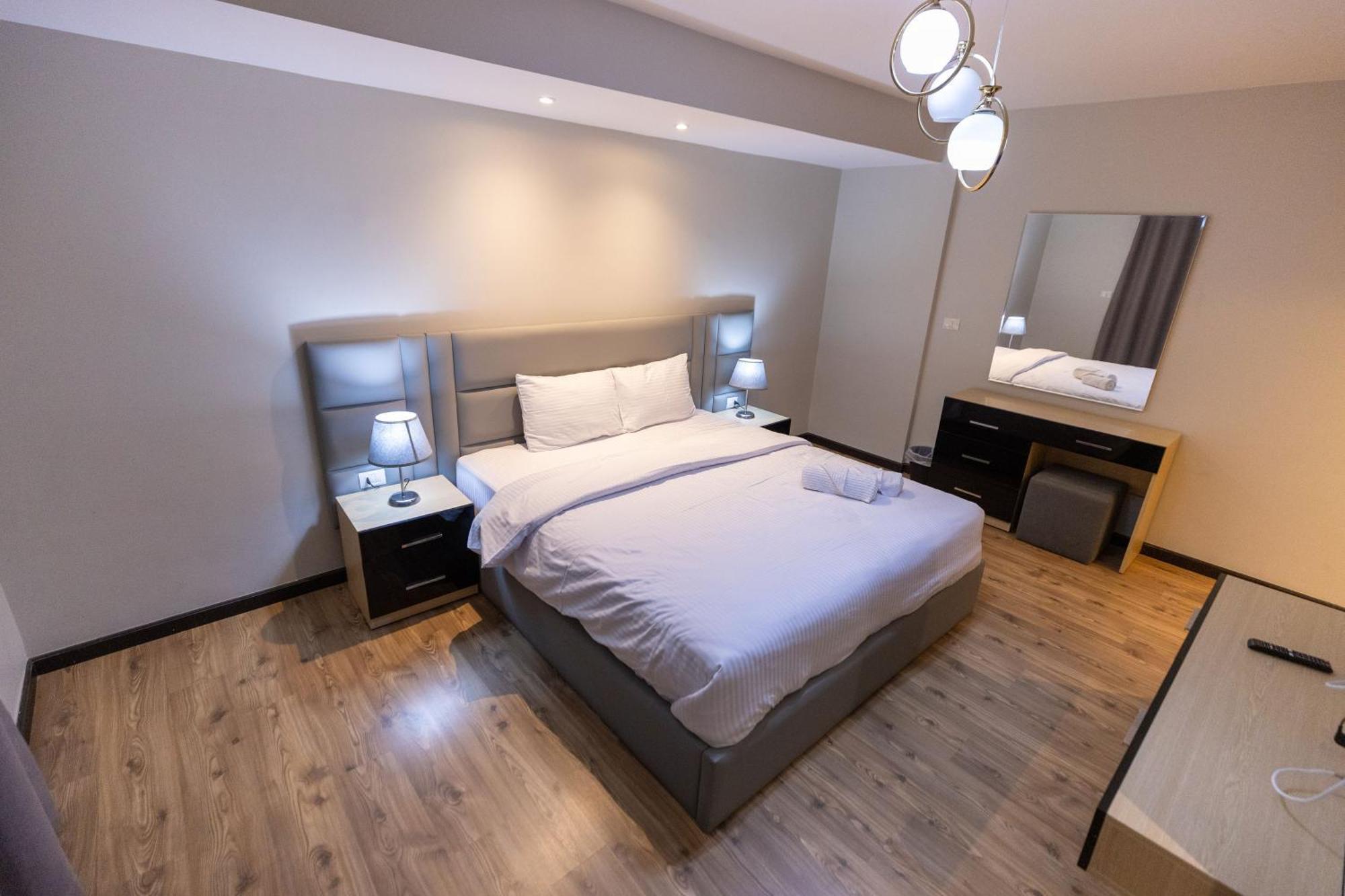 Apartamento Luxury 3Br Pool View Near Airport! El El Cairo Exterior foto